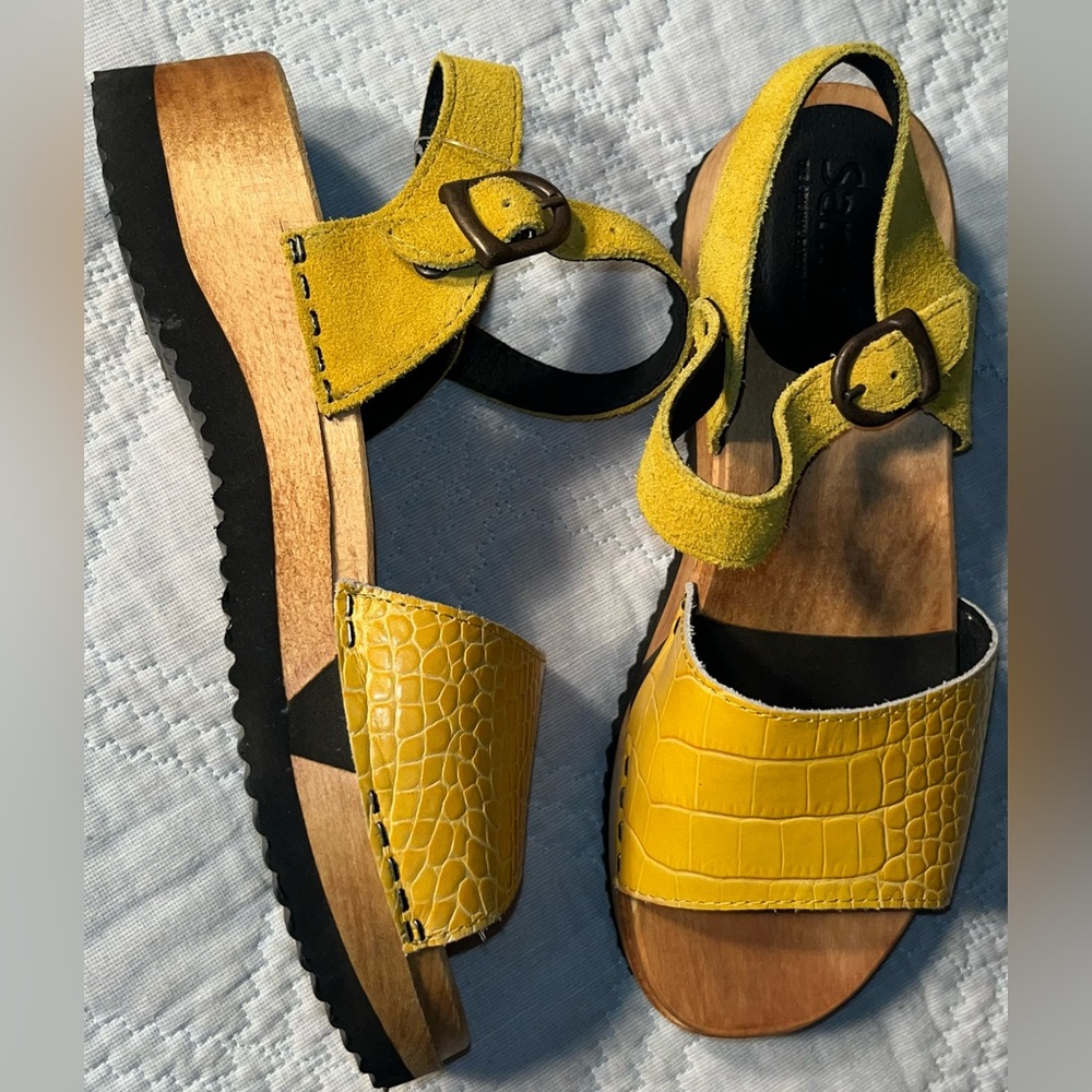 Sanita Women’s Wood Sandal Yellow Size 37 Rare